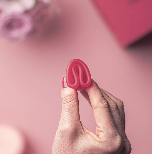 Coletor Menstrual Yuper 𝟭𝟮 𝗛𝗼𝗿𝗮𝘀 de Proteção